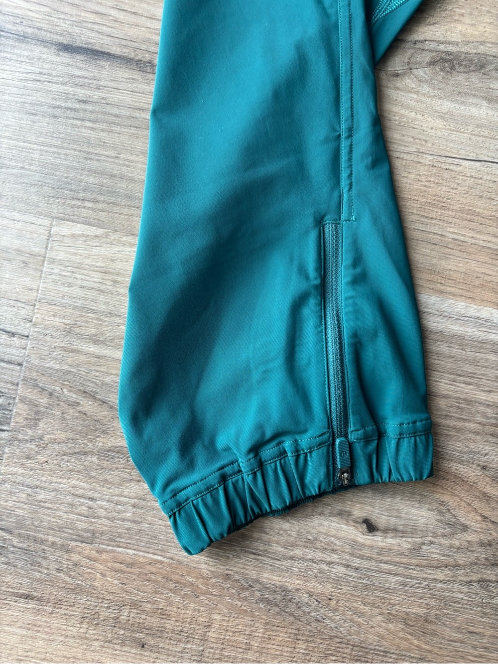 Lululemon Adapted State High-Rise Cropped Joggers (size 10) - Picture 5 of 10